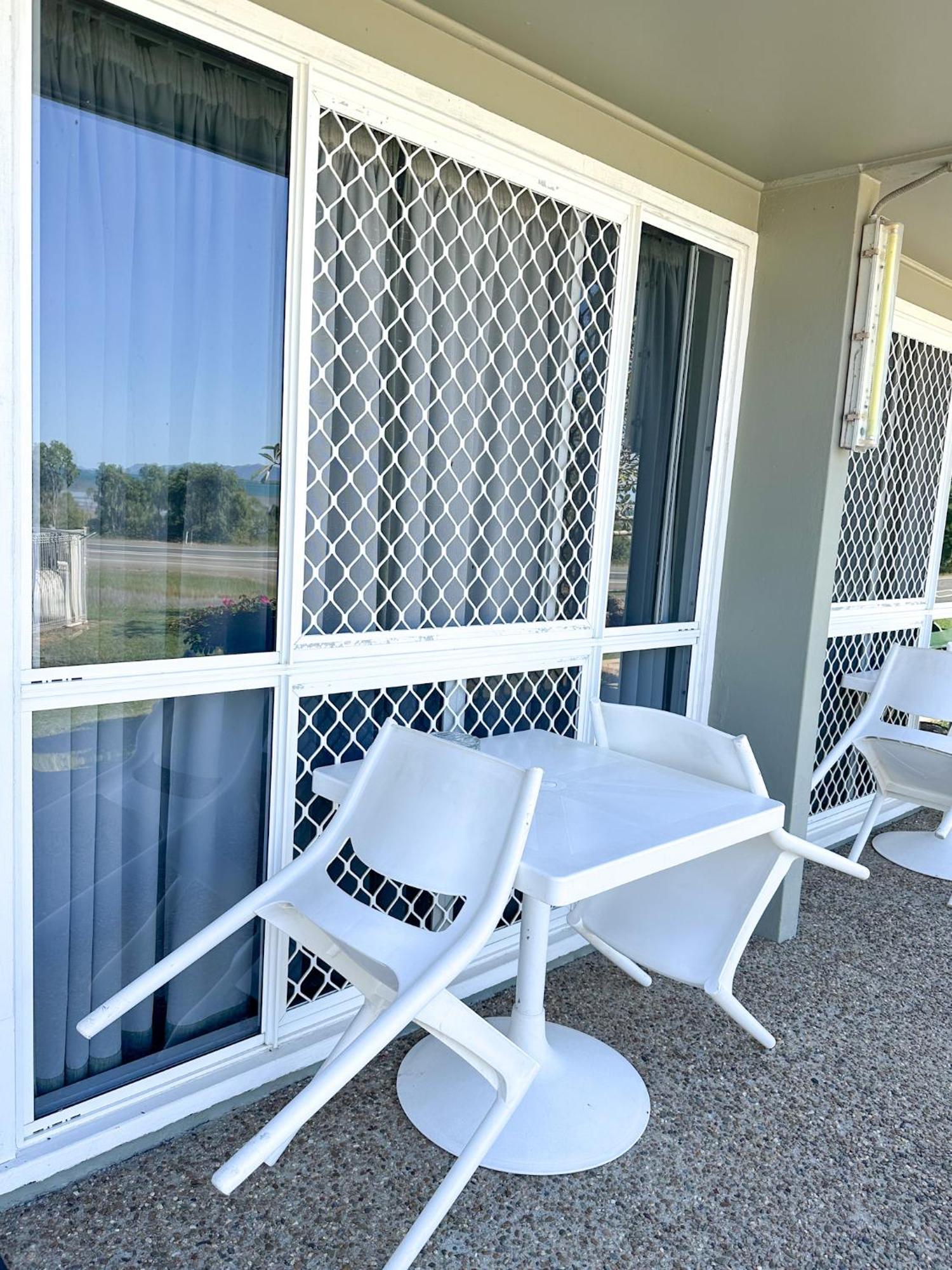 Ocean View Motel Bowen Extérieur photo
