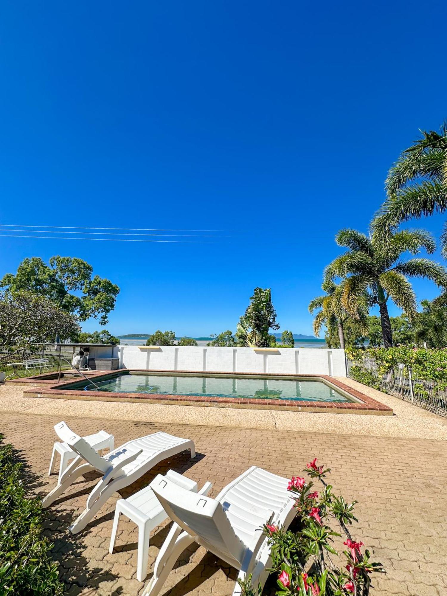 Ocean View Motel Bowen Extérieur photo