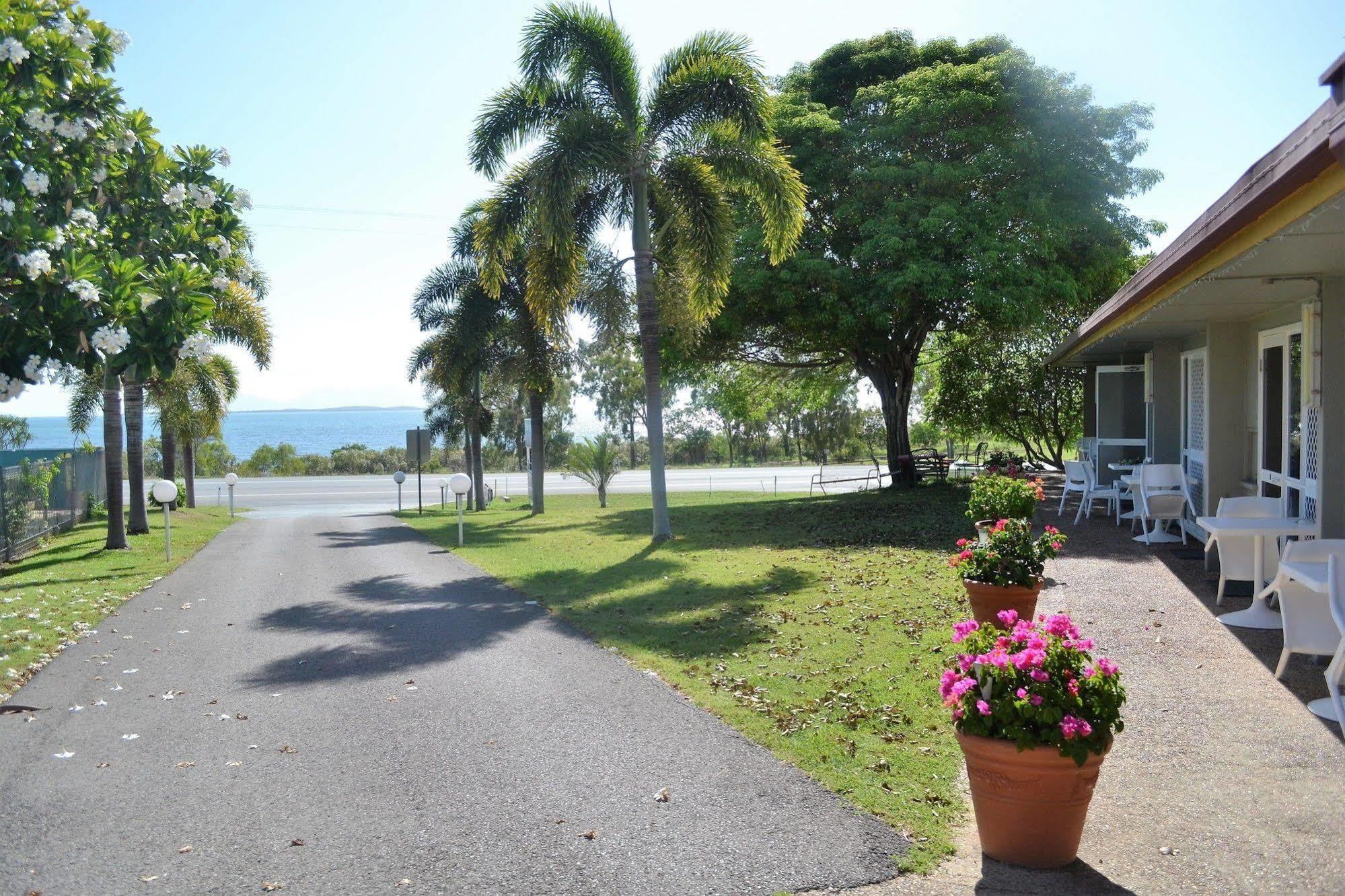 Ocean View Motel Bowen Extérieur photo