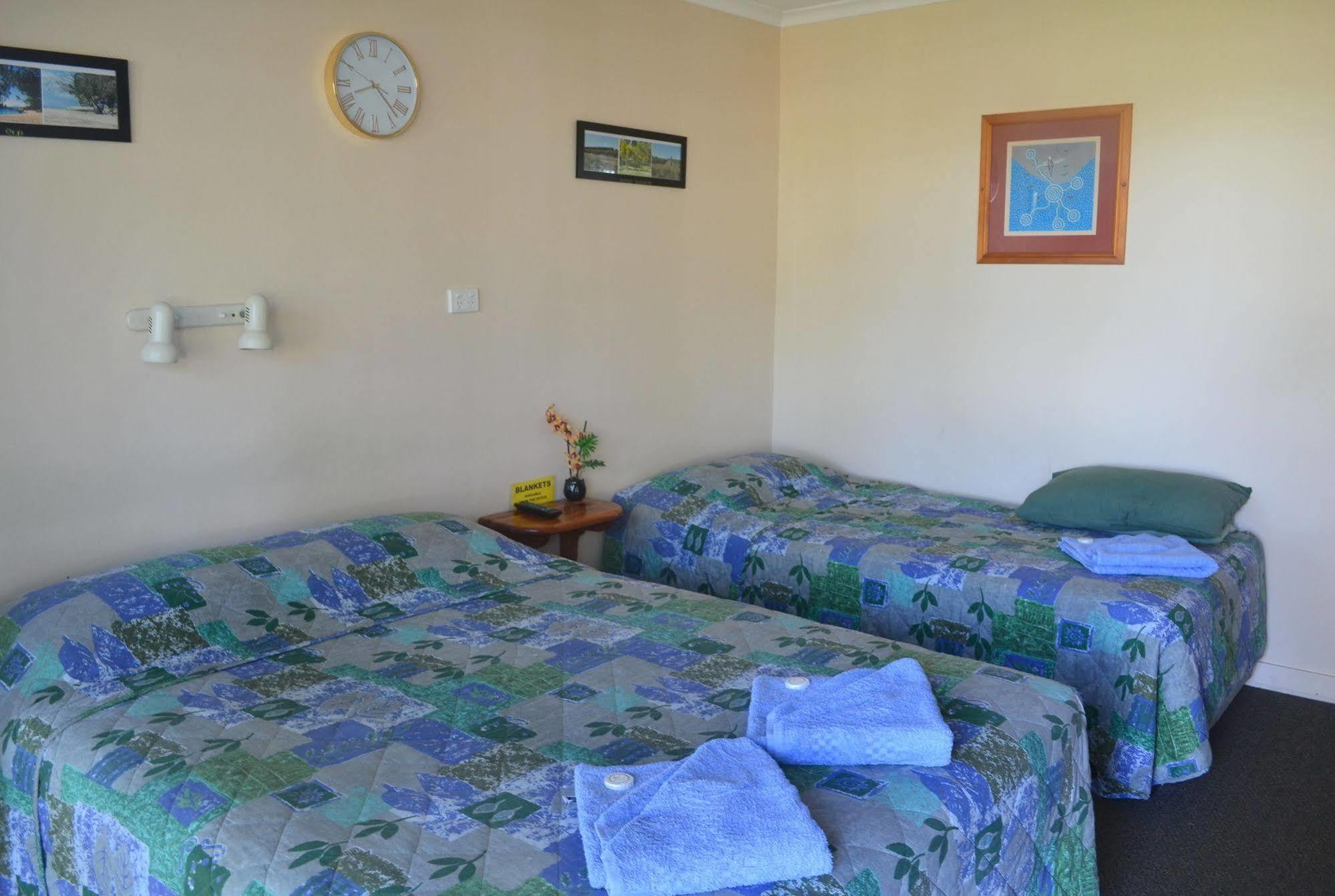 Ocean View Motel Bowen Extérieur photo